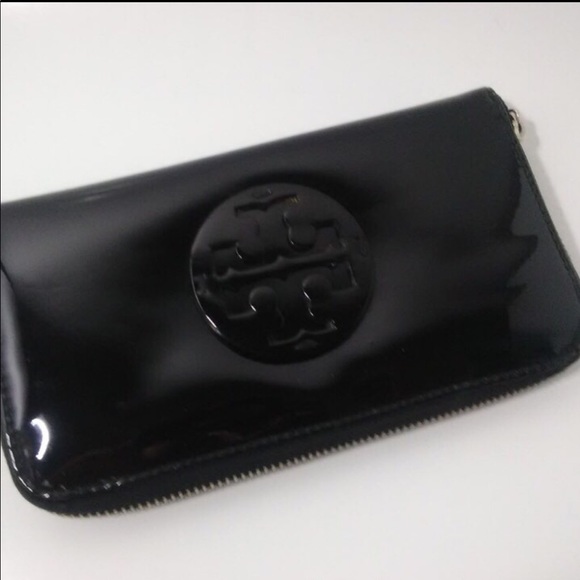 Tory Burch Wallet - Black Patent Leather - Picture 1 of 2
